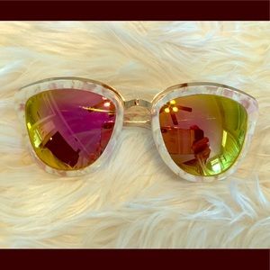 Diff Eyewear “Rose” Sunglasses Pink Pearl